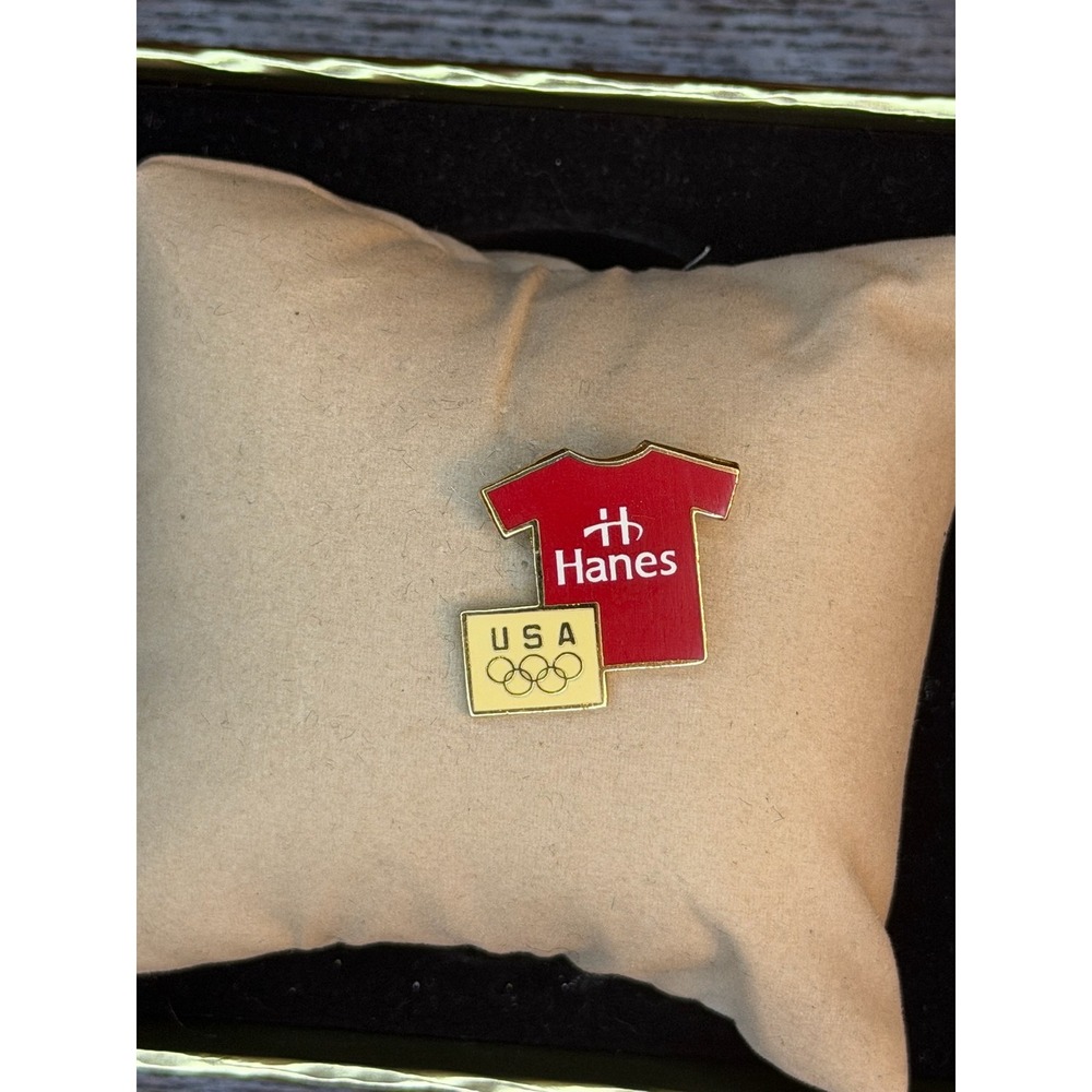 Vintage Hanes USA Olympic Games Red T-Shirt Enamel Lapel Pin Gold Tone
